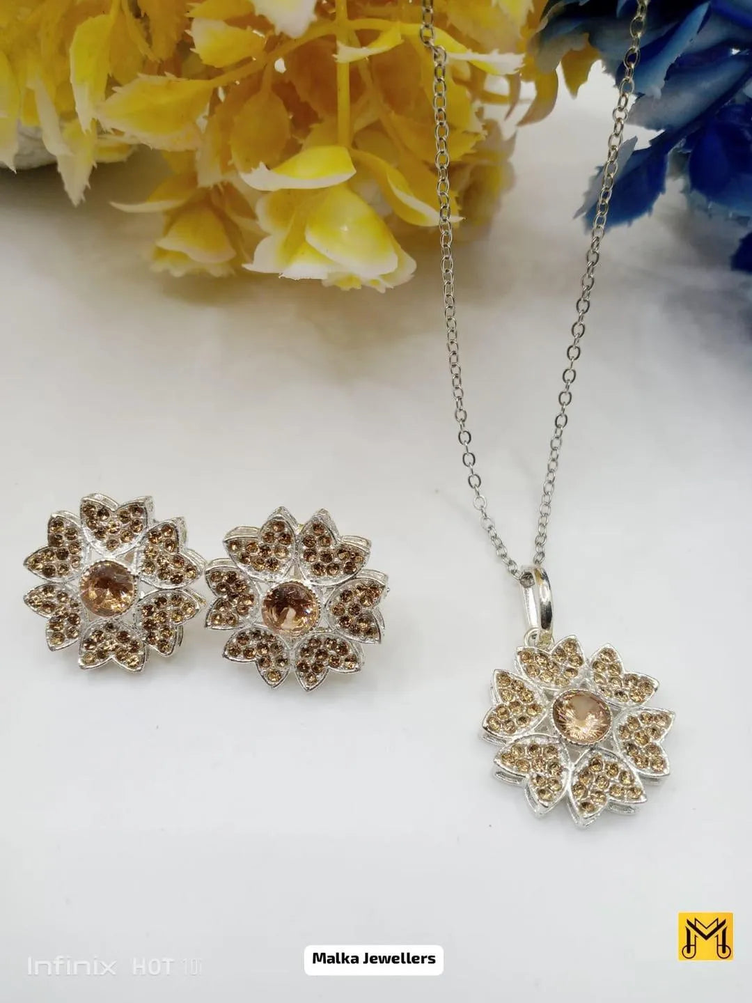 Flower Design Gold Plated Artificial Stones Artificial Set
