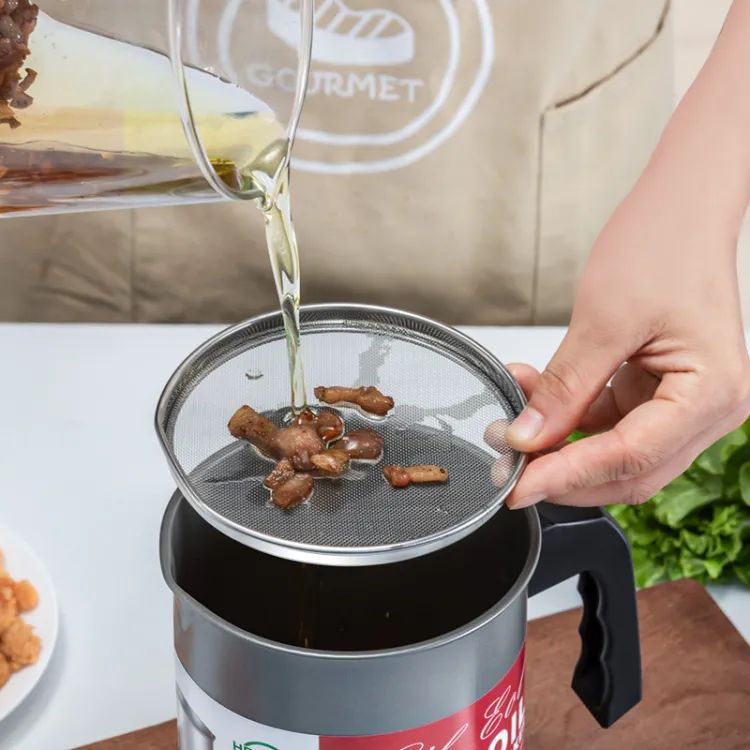 Easy Kitchen Oil Filter Pot Oil Strainer Pot Stainless Steel Grease Strainer Oil Storage Pot Oil Container Stainless Steel Oiler Tank Container Grease Keeper with Filter Dust Lid Non slip Handle for Frying Oil and Cooking