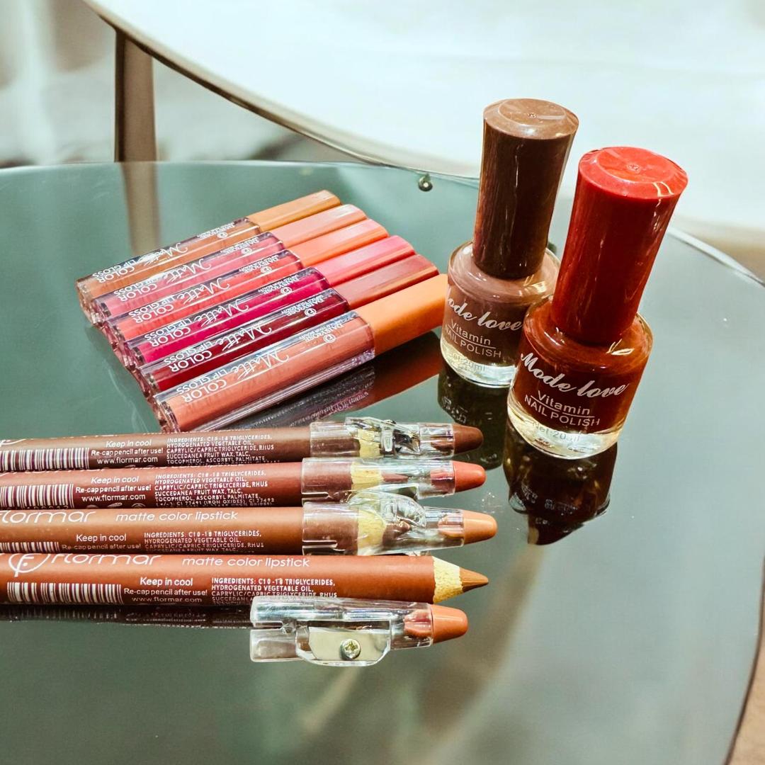 12 in 1 Makeup Deal - D